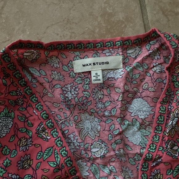 Gently Used Beautiful Max Studio Crop Top with Tie - Picture 2 of 6